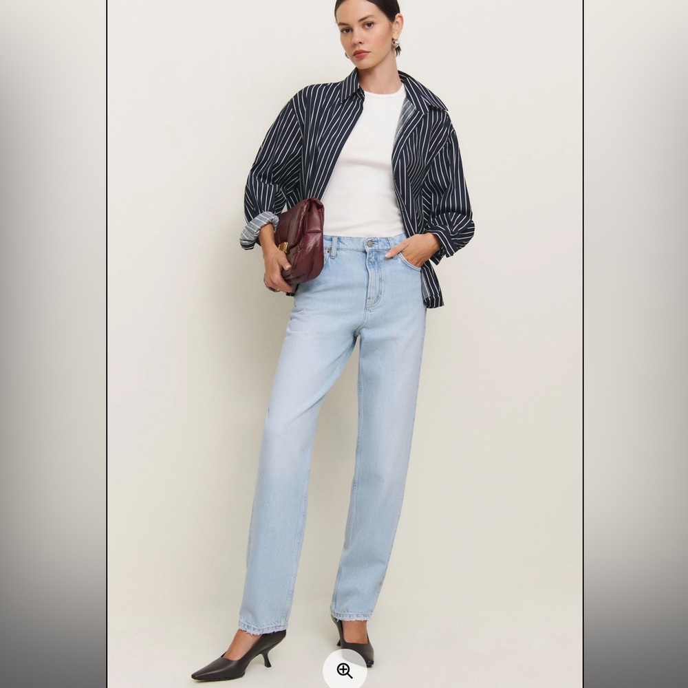REFORMATION BOBBI JEANS 
SIZE 25
BRAND NEW WITH TAGS 
OUTSIDE RETURN WINDOW